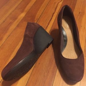 Maroon suede wedge